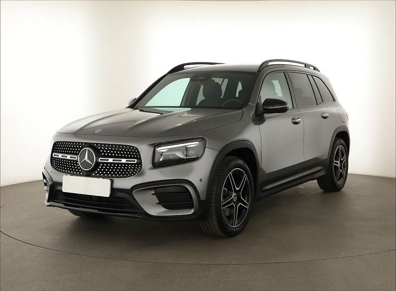 Mercedes-Benz GLB (2025) 200 d 4MATIC, AMG Line - fotka 2 z 20