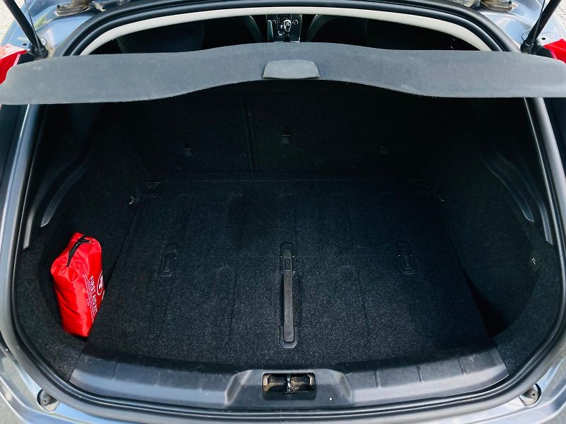 Volvo V40 2.0D3 5VÁLEC MANUÁL SERVISKA - fotka 21 z 48