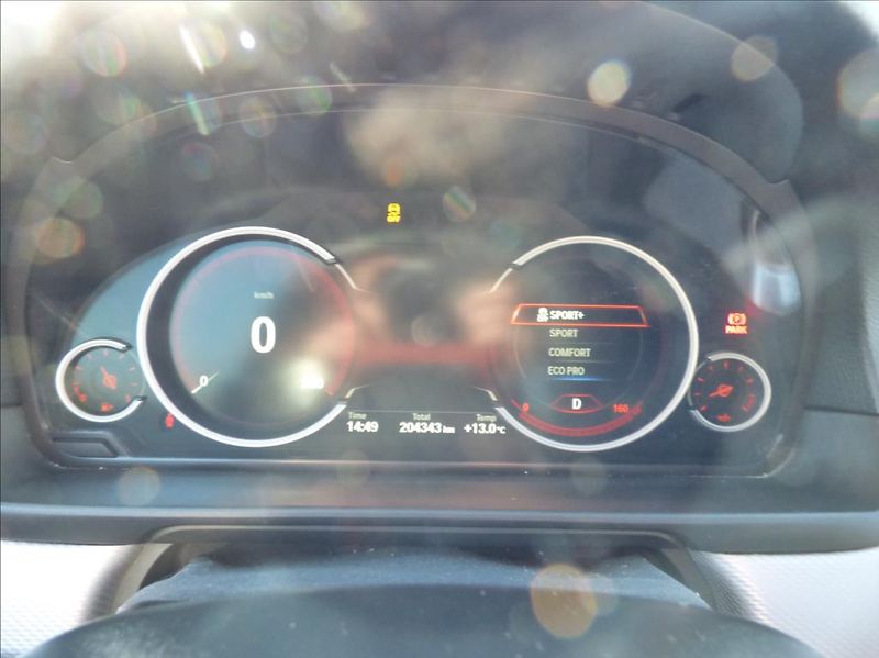 BMW Řada 5 2,0 525xd  M-Paket - fotka 24 z 42