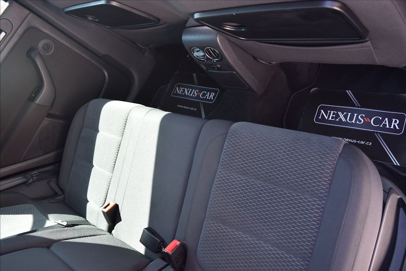Volkswagen Golf Plus 1,4 i 59KW VÝHŘEV NAVI ALU - fotka 20 z 46