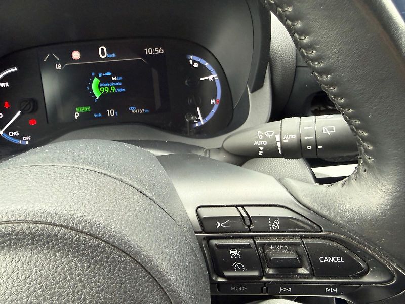 Toyota Yaris Cross 1.5 HSD e-CVT Style Tech FWD - fotka 18 z 26