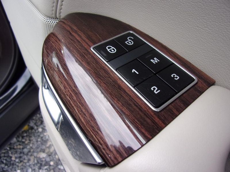 Land Rover Range Rover (2014) 3.0TDV6 190kW VOGUE ČR DPH TOP - fotka 36 z 36