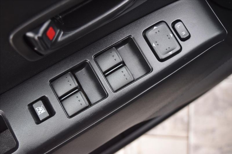 Mazda 5 1,8 i 85KW 7MÍST TAŽNÉ - fotka 29 z 45