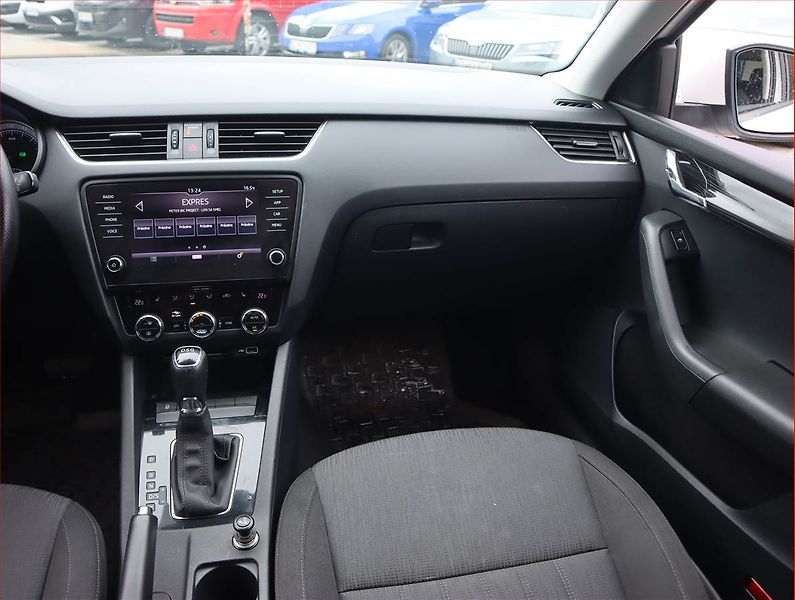 Škoda Octavia (2019) Style 1.5 TSI, Automat - fotka 8 z 19