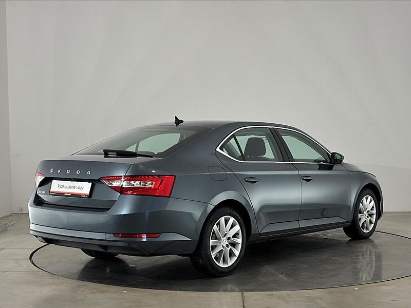 Škoda Superb Ambition DSG - fotka 2 z 28