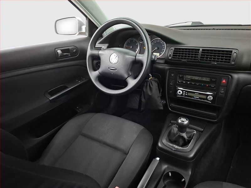 Volkswagen Passat (2001) 1.9 TDI, nová STK - fotka 7 z 13