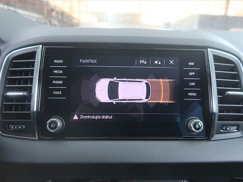 Škoda Karoq (2018) Style 1.5 TSI, Automat - fotka 18 z 24