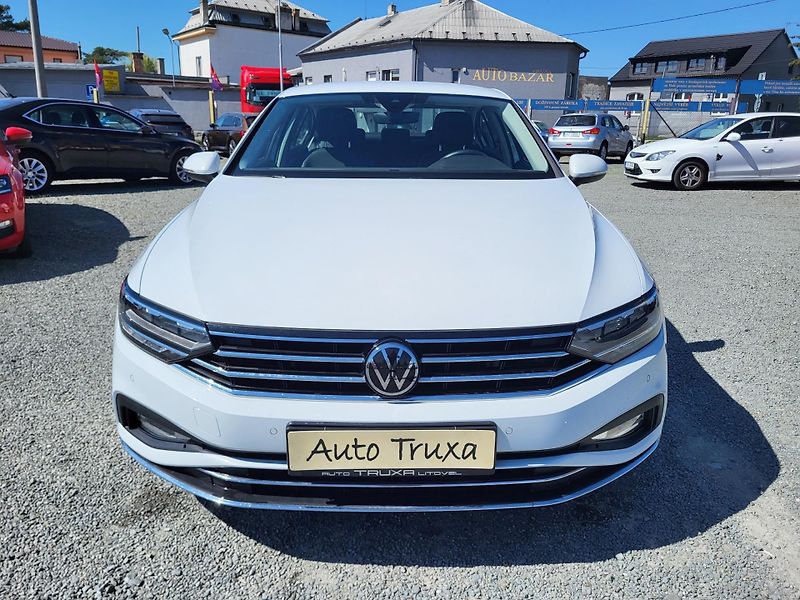 Volkswagen Passat SEDAN 2.0 TDi ELEGANCE *ČR - fotka 33 z 48