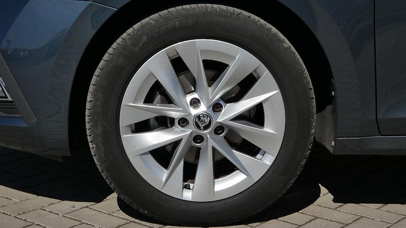 Škoda Octavia 2,0 TDI 85kW Style Combi - fotka 21 z 22