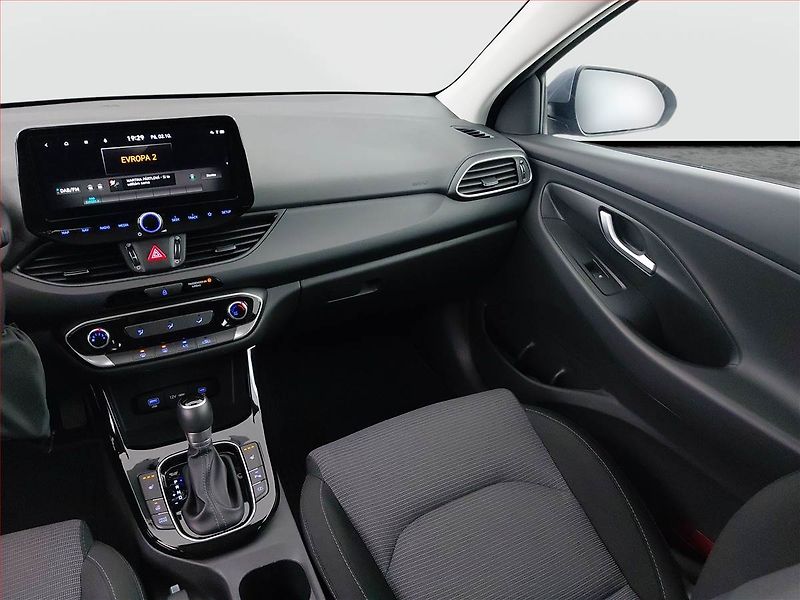 Hyundai i30 (2025) Family Smart 1.0 T-GDI - fotka 8 z 20