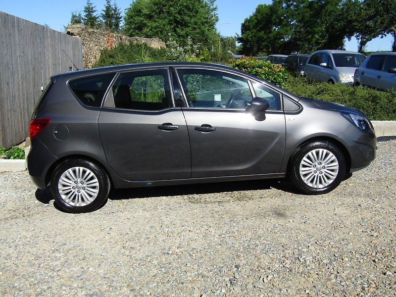 Opel Meriva (2011) 1.4 T 88kW - fotka 3 z 45