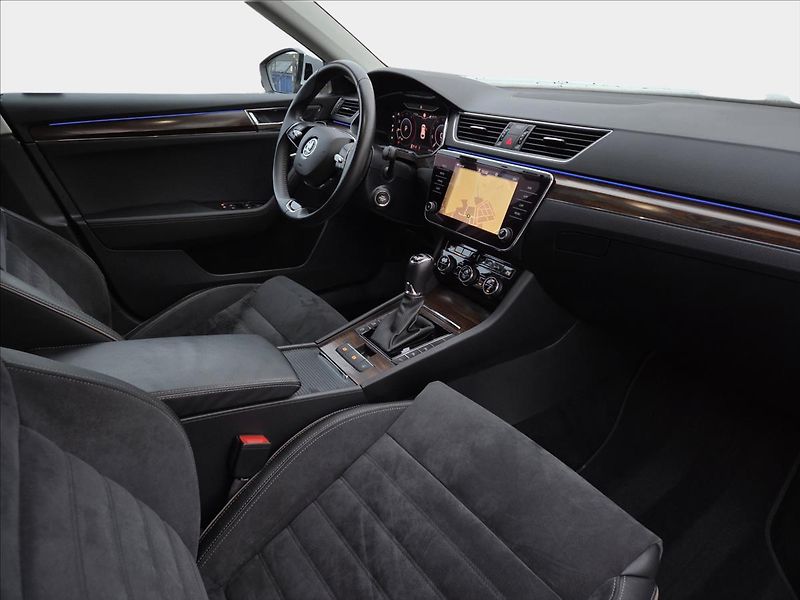 Škoda Superb 2,0 SCOUT 4X4 ČR DPH WEBASTO - fotka 9 z 35
