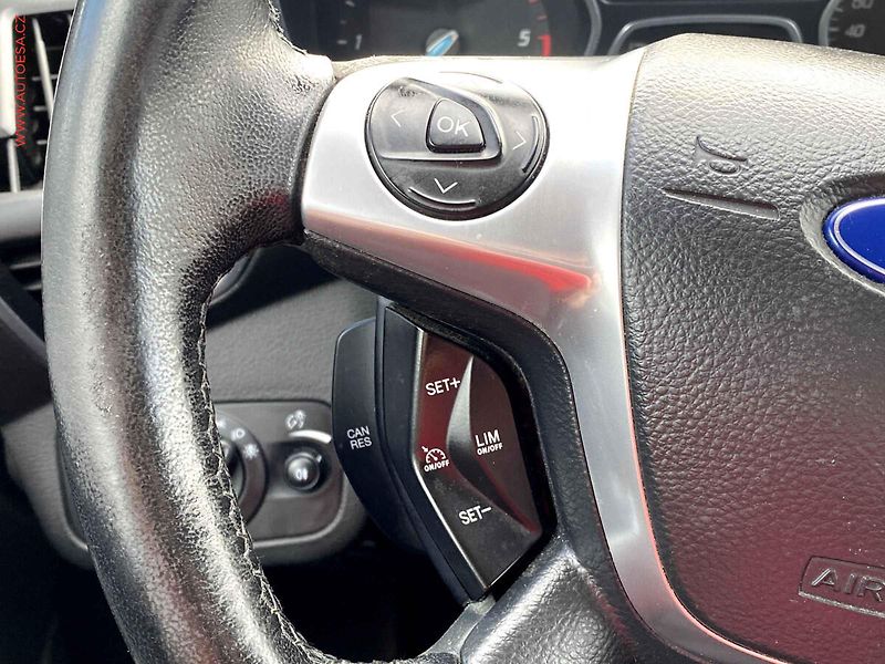 Ford Kuga (2014) 2.0 TDCi 4x4, Titanium, AT - fotka 13 z 19
