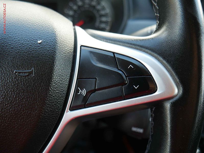 Dacia Duster (2022) 1.0i, ČR, Navi, park kamera - fotka 14 z 22