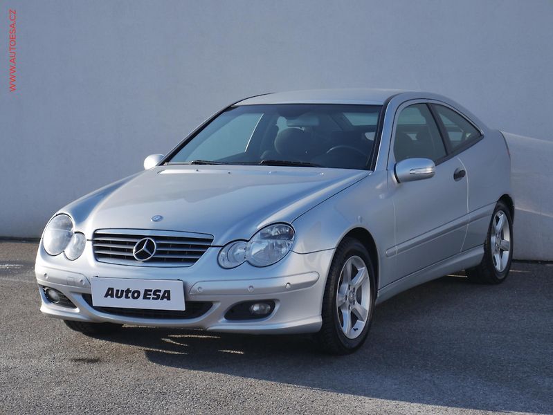 Mercedes-Benz Třídy C (2007) 1.8 i, autoAC - fotka 3 z 21