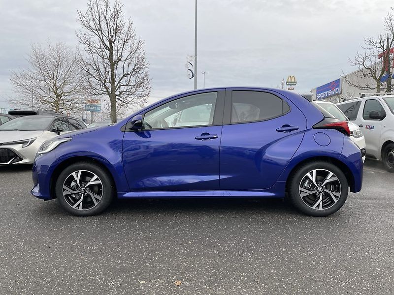 Toyota Yaris 1.5 Hybrid ODBĚR IHNED - fotka 8 z 27