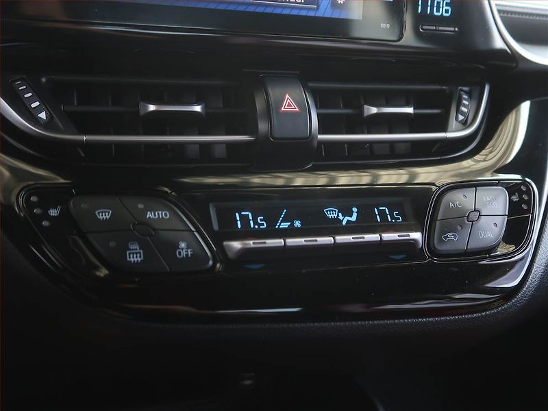 Toyota C-HR (2018) Selection 1.8 Hybrid, Automat - fotka 15 z 19