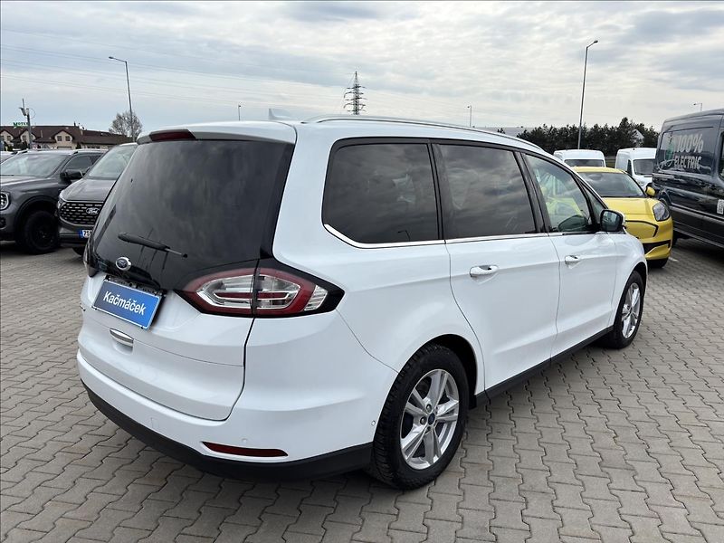 Ford Galaxy 2,0 EcoBlue 110 kW Titanium 7M - fotka 5 z 42