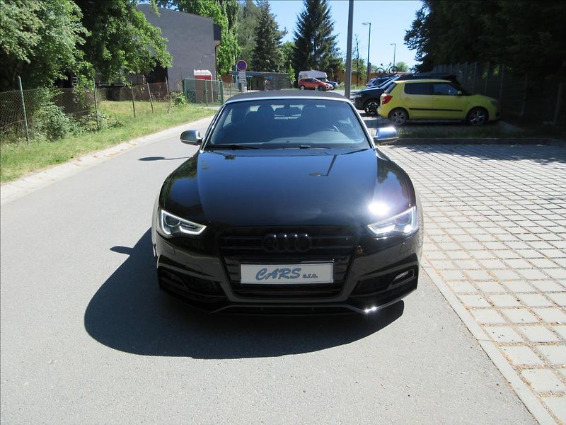 Audi A5 3,0 TDi 4x4 Navi S-Line B&O - fotka 4 z 38