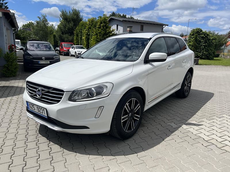 Volvo XC60 2,4 AWD D4 Summum 1.maj.  - fotografie inzerátu