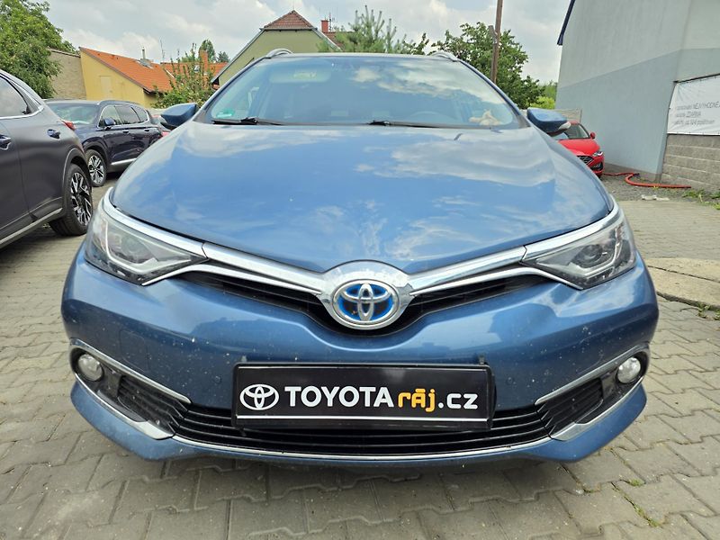 Toyota Auris 1.8-HYBRID-1. MAJ.-AUTOMAT - fotka 3 z 13