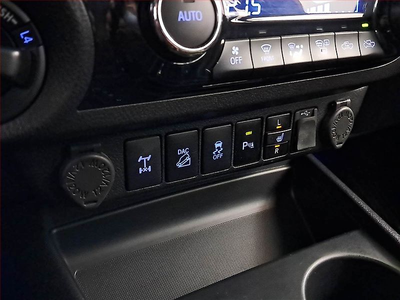 Toyota Hilux (2020) 2.4 D-4D - fotka 23 z 24