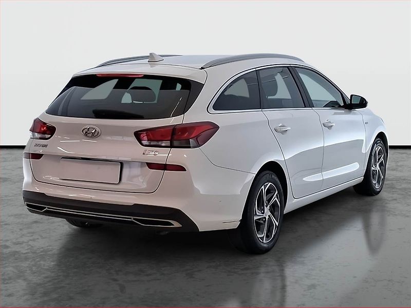 Hyundai i30 (2020) Family Smart 1.5 T-GDI MHEV - fotka 5 z 23
