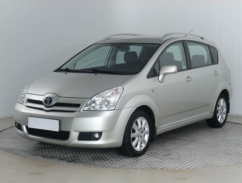 Toyota Corolla Verso (2005) 2.2 D-4D, nová STK, Tažné - fotka 2 z 17