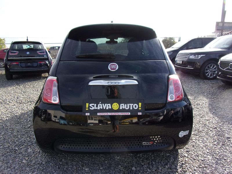 Fiat 500e (2016) 24kWh 83kW SYMPATICKÉ VYBAVENÉ - fotka 6 z 18