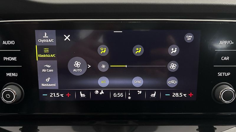 Škoda Octavia 2.0 TDI DSG Ambition - fotka 24 z 24