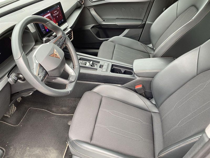 Cupra Formentor (2024) 1.5 TSI DSG - fotka 7 z 34