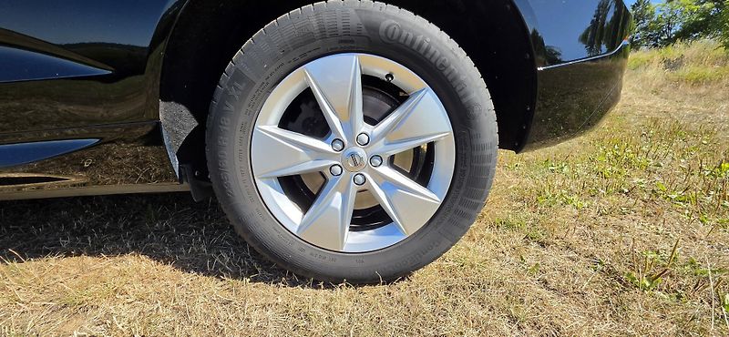 Volvo XC60 (2021) B4 AWD - fotka 6 z 30