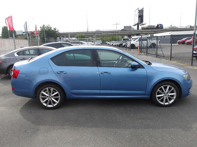 Škoda Octavia 1,6TDi 81kW DSG ! ČR !  KRASAV - fotka 8 z 33
