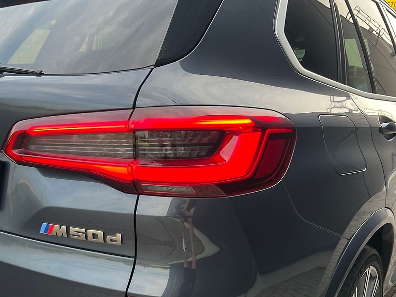 BMW X5 M50d xDrive-TOP STAV - fotka 11 z 57