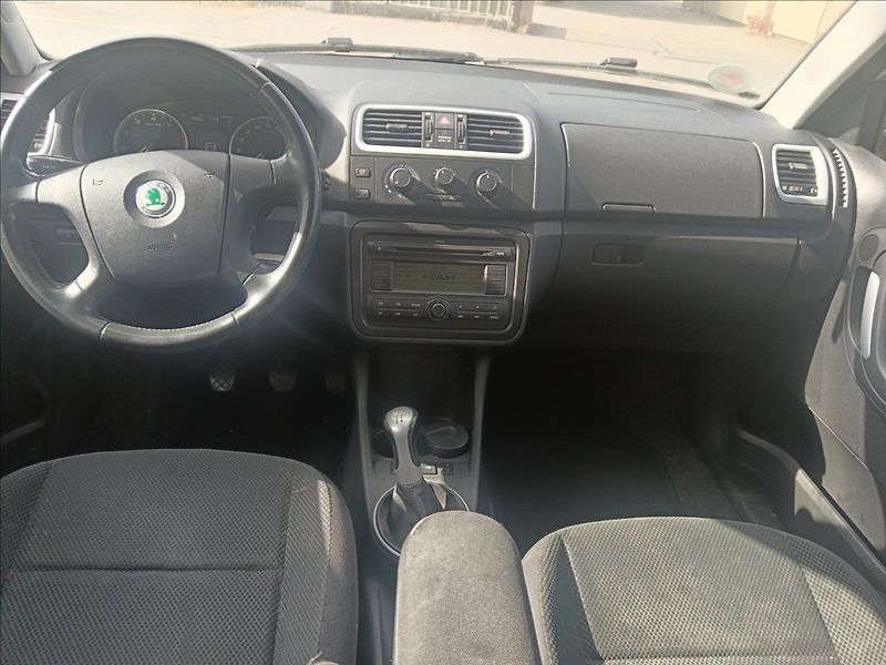 Škoda Fabia 1,4 i  Elegance - fotka 17 z 21