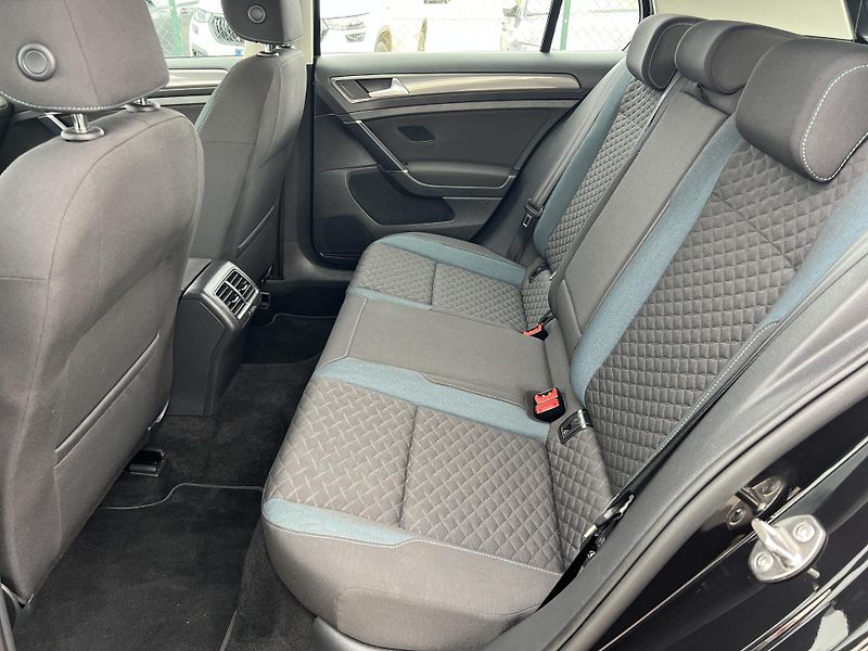 Volkswagen Golf IQ.DRIVE 1.6TDi DSG KLIMA ALU - fotka 35 z 55