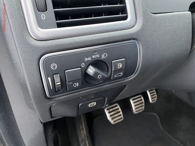 Volvo V70 (2015) 2.0 D4, Bixen, navi, kůže - fotka 16 z 20