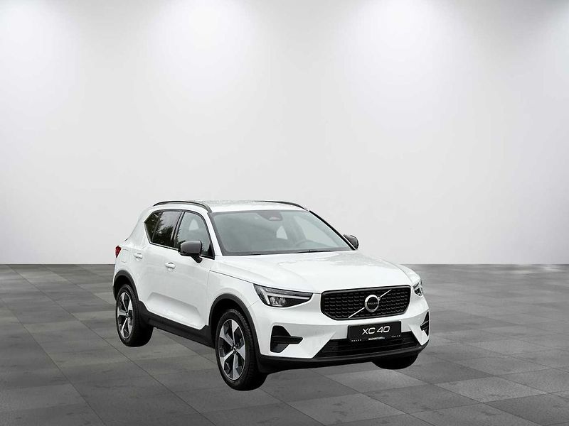 Volvo XC40 (2026) B3 FWD PLUS DARK,HARMAN KARDON - fotka 7 z 19