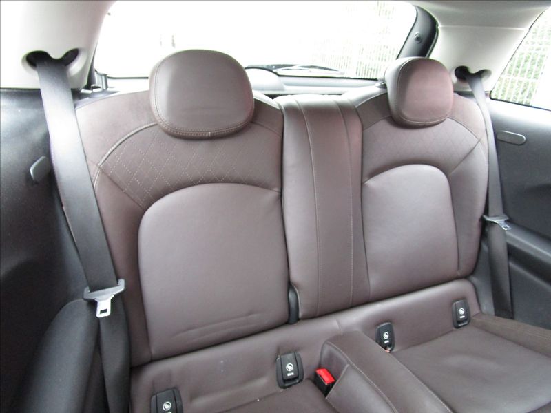 Mini Cooper 1.5D, automat, kůže - fotka 24 z 38