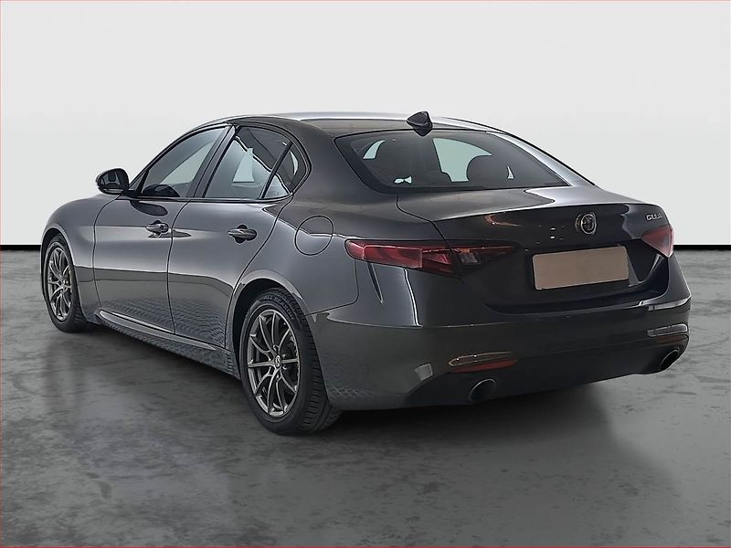 Alfa Romeo Giulia (2017) 2.0 Turbo - fotka 4 z 23