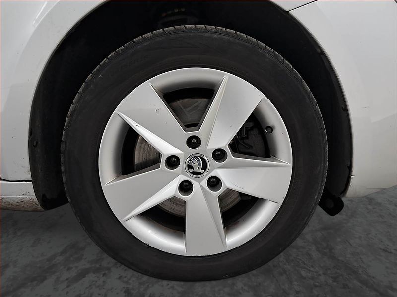 Škoda Superb (2013) 2.0 TDI, Xenony, Tempomat - fotka 14 z 20