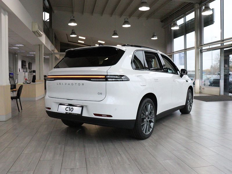 Leapmotor C10 REEV (2025) DESIGN Hybrid EV - fotka 4 z 18