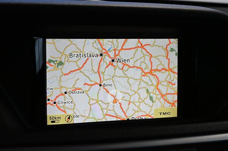 Mercedes-Benz Třídy E (2012) 2.2 220 T 7G-TRONIC Avantgarde - fotka 17 z 30