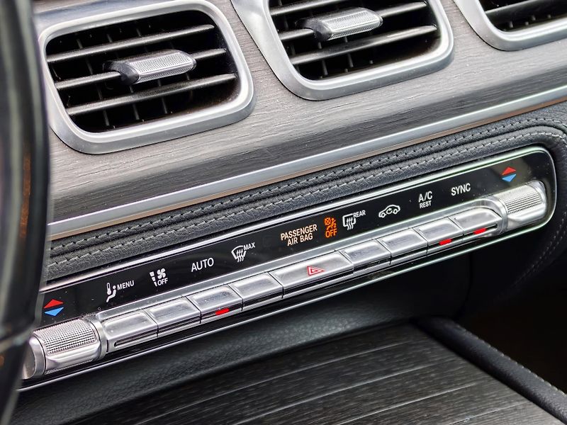 Mercedes-Benz GLS 450 4M AMG ČR - fotka 17 z 32