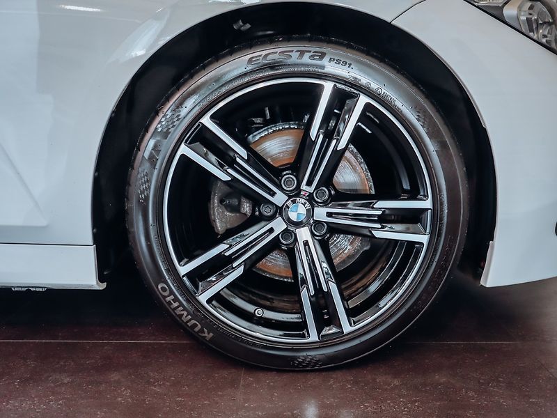 BMW Řada 3 320d xDrive Touring M-Paket - fotka 28 z 29