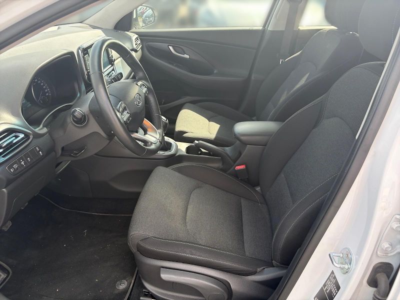 Hyundai i30 (2023) SMART 1.5T-GDI 118kW 1.CZ DPH - fotka 7 z 11