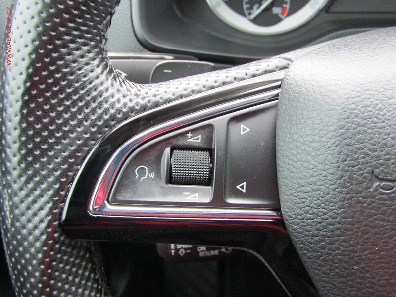 Škoda Karoq (2019) 1.6 TDi, ČR, Style, DSG - fotka 19 z 20