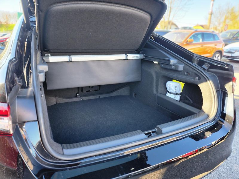 Škoda Superb Sportline 2.0 TDI 142kw DSG 4x - fotka 27 z 29