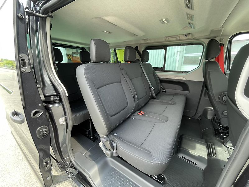Renault Trafic (2026) COMBI L2H1 170k AT9 RED 8 MÍST - fotka 8 z 22