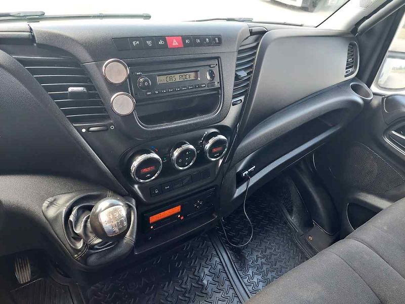 Iveco Daily 70C17 chladící 10 palet - fotka 32 z 41